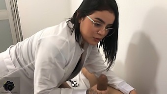 Spanish Latina Doctor With Big Ass Gives Patient Oral Help